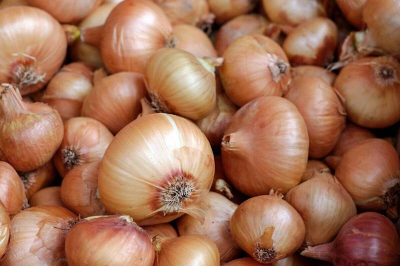 Pile of white onions
