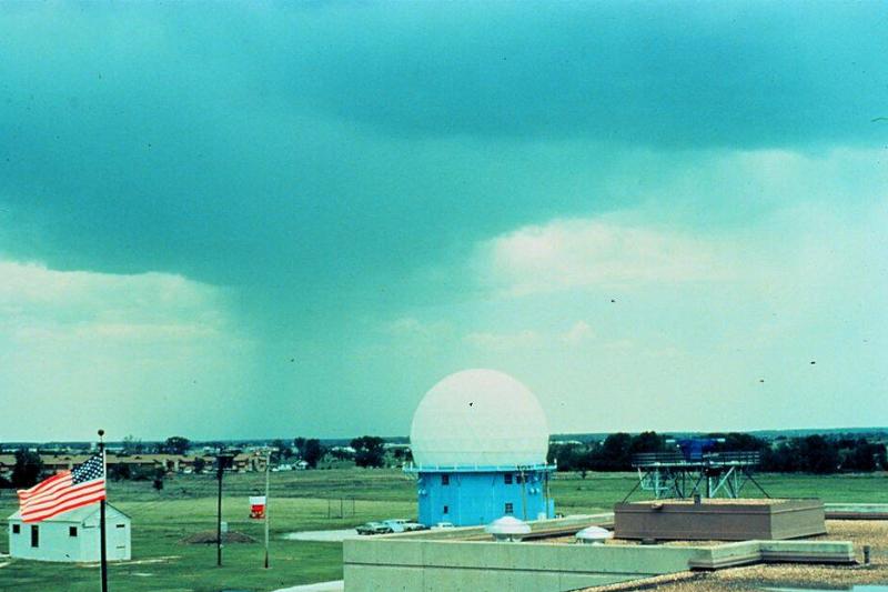 NSSL Doppler with rainshaft nearby.