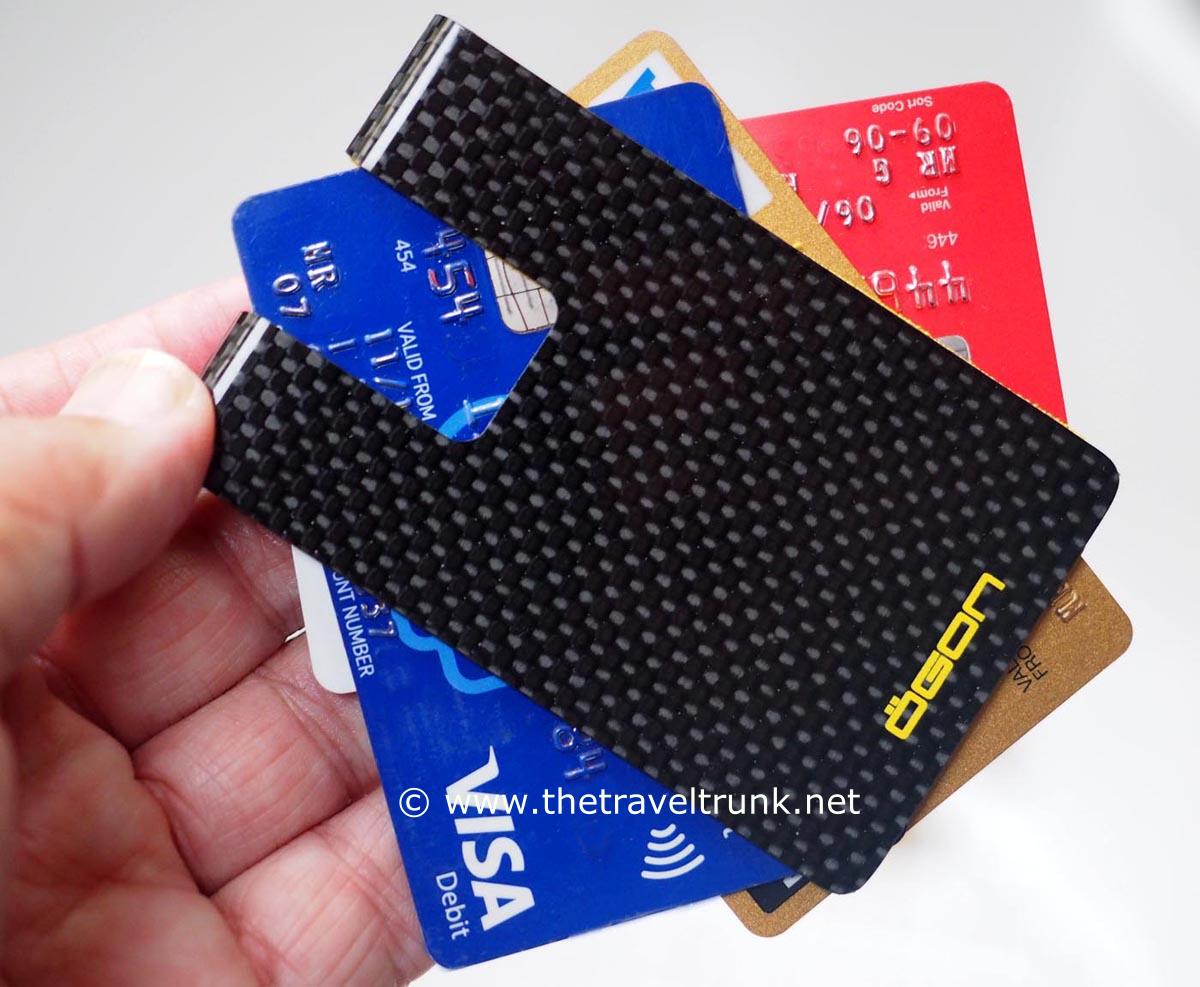 Ogon wallet clip can hold up to 7 bank cards and folded notes.