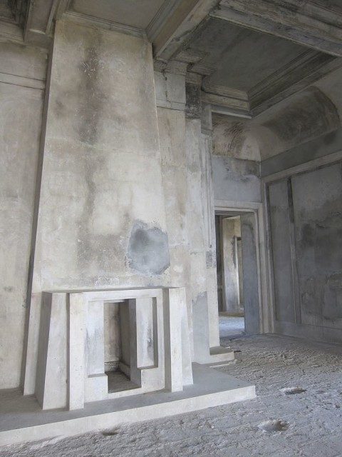 Bokor Palace, fireplace. Photo Credit