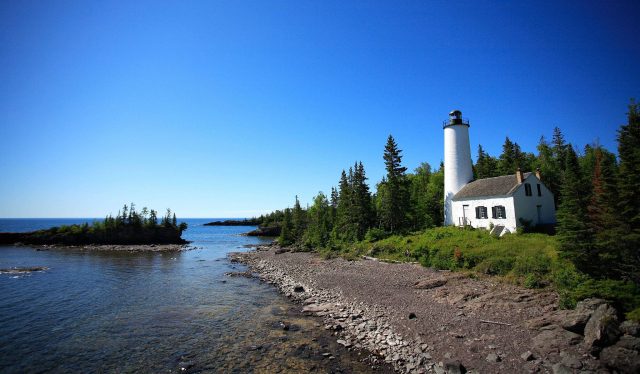 Rock Harbor Lighthouse at Isle Royale National park – Author: Ray Dumas – CC BY-SA 2.0