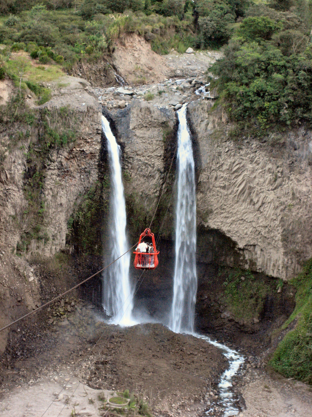 Tarabita crossing the waterfall “The Mantle of the Bride”. Photo credit