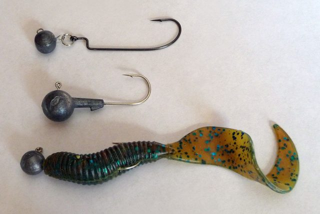 Fish hooks with sinkers