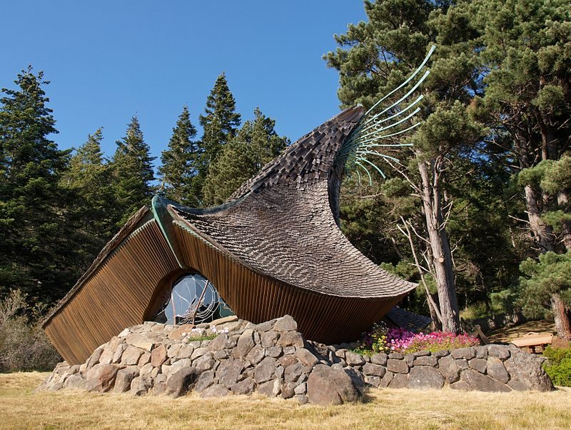 The Sea Ranch Chapel, designed by James Hubbell – Author: ingridtaylar – CC BY 2.0