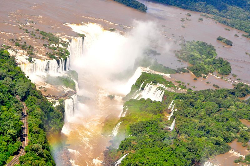 Aerial view of the Iguazu Falls from a helicopter – Author: Mcalvet – CC BY-SA 3.0