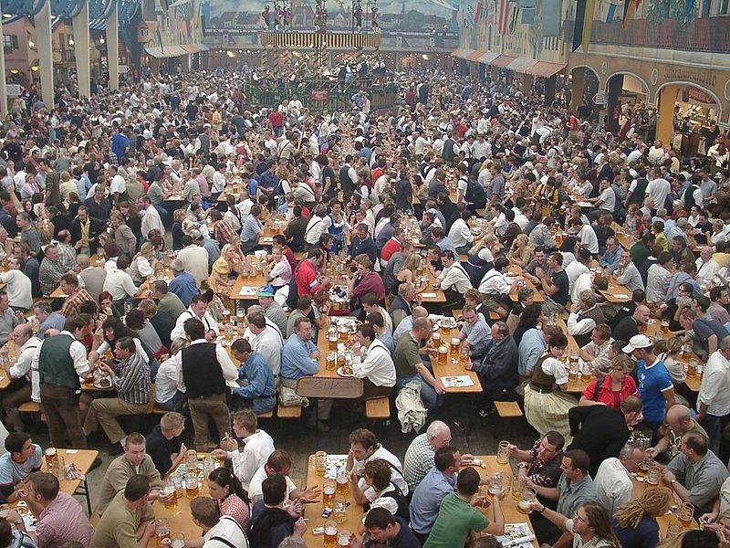Oktoberfest. Author: Gutsul – CC BY-SA 3.0
