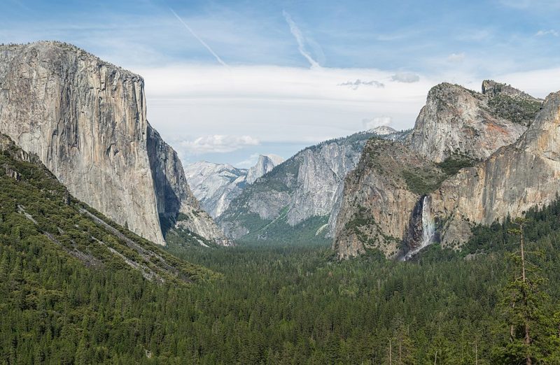 Tunnel View, Yosemite Valley – Author: Diliff – CC BY-SA 3.0