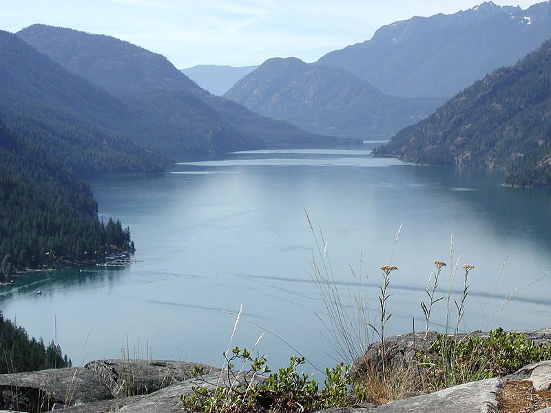 Stehekin, Washington, and the north end of Lake Chelan – Author: David Ansley – CC-BY 2.5