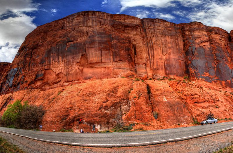 Wall Street Climbing Area on Utah State Route 279 – Author: Michael Grindstaff – CC BY-SA 3.0