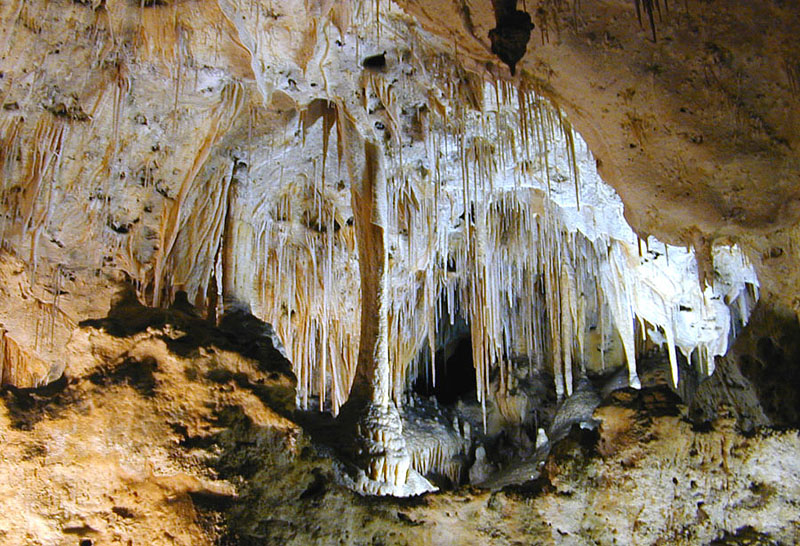 Picture of interior cave formations at Carlsbad Caverns National Park, New Mexico – Author: Marshman – CC BY-SA 3.0