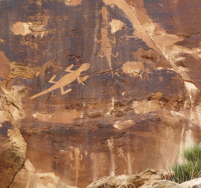 Fremont culture lizard petroglyphs, Dinosaur National Monument – Author: James St. John – CC-BY 2.0