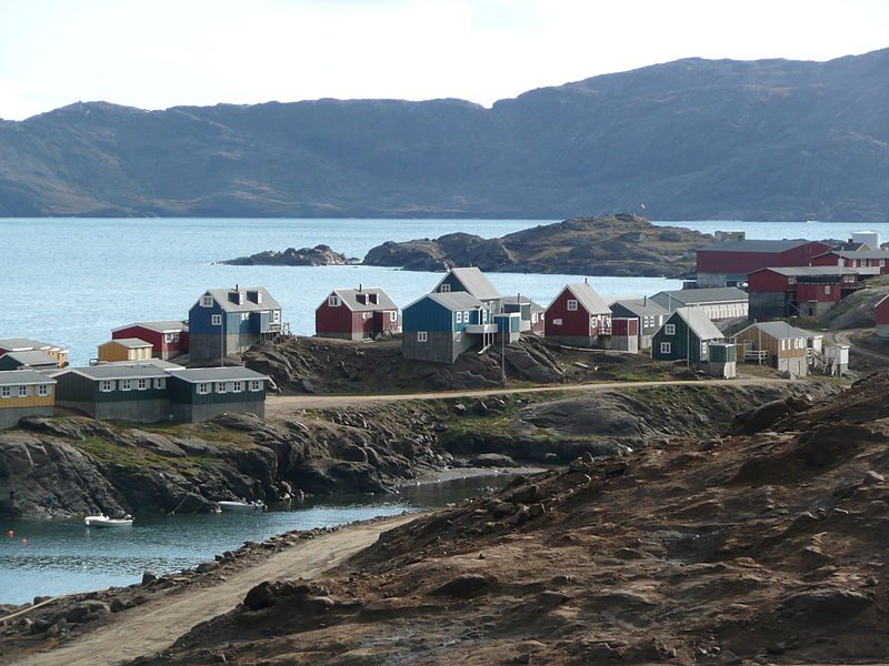 Tasiilaq is a town in the Sermersooq municipality in southeastern Greenland – Author: ezioman – CC-BY 2.0
