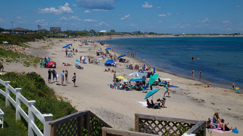 Crescent Beach on Block Island – Author: Timothy J. Quill – CC BY-SA 4.0