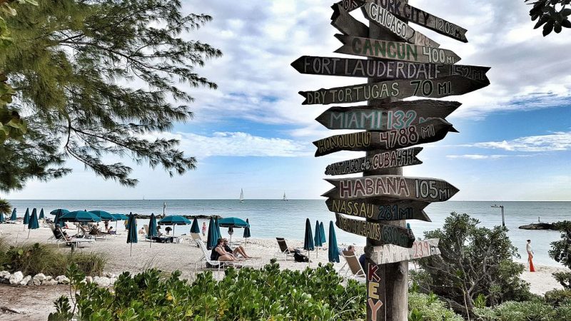Sign in Fort Zachary Taylor Beach, Key West – Florida – Author: Cristo Vlahos – CC BY-SA 4.0