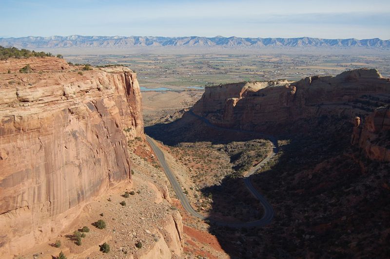 Fruita Canyon as viewed from Colorado National Monument – Author: Milan Suvajac – CC BY-SA 4.0
