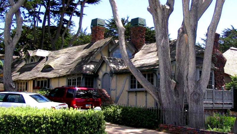 Carmel is full of this fairytale cottage-style architecture – Author: Egil – CC BY-SA 3.0