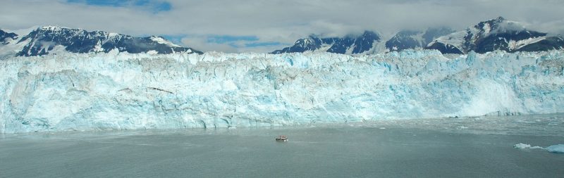 Closeup of Hubbard Glacier. Author: Saperaud – CC BY-SA 3.0