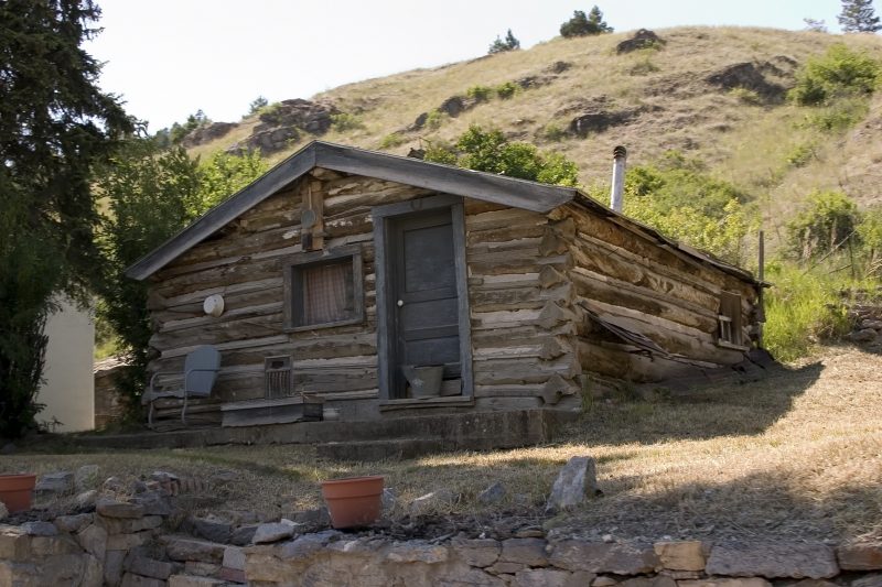 A sturdy cabin in an out-of-the-way location can present a good opportunity for a bug out spot.