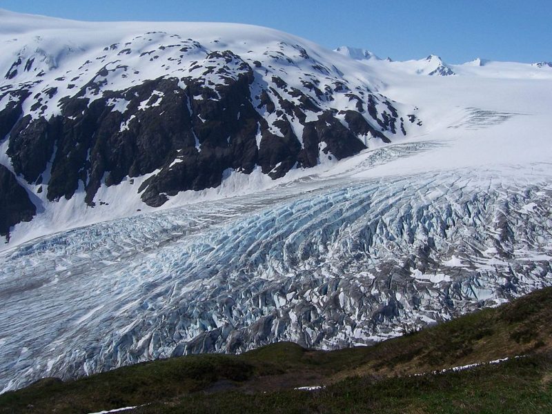 View of snow-covered mountains along the Harding Icefield Trail