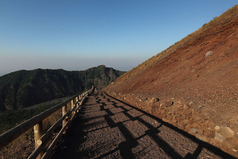 US Tourist Falls Into Mount Vesuvius Crater and Lives to Tell the Tale